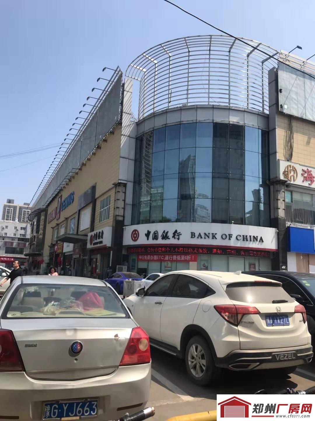 店铺位于郑州市金水区国贸360关虎屯生活广场,丰产路经五路交叉口临街